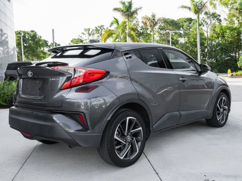 Used 2022 Toyota C-HR Limited FWD image 9