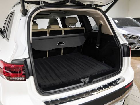 Used 2023 Mercedes-Benz GLB 250 w/ Premium Package image 61