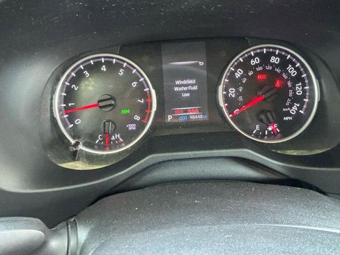 Used 2021 Toyota RAV4 XLE Premium FWD image 15