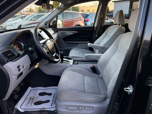Used 2018 Honda Pilot EX image 12
