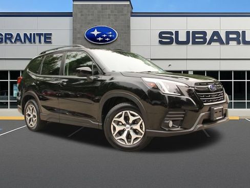 Used 2023 Subaru Forester Premium AWD/4WD image 3
