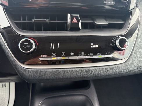 Used 2022 Toyota Corolla LE image 37