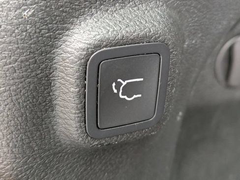 Certified 2023 Jeep Cherokee Altitude Lux AWD/4WD image 9