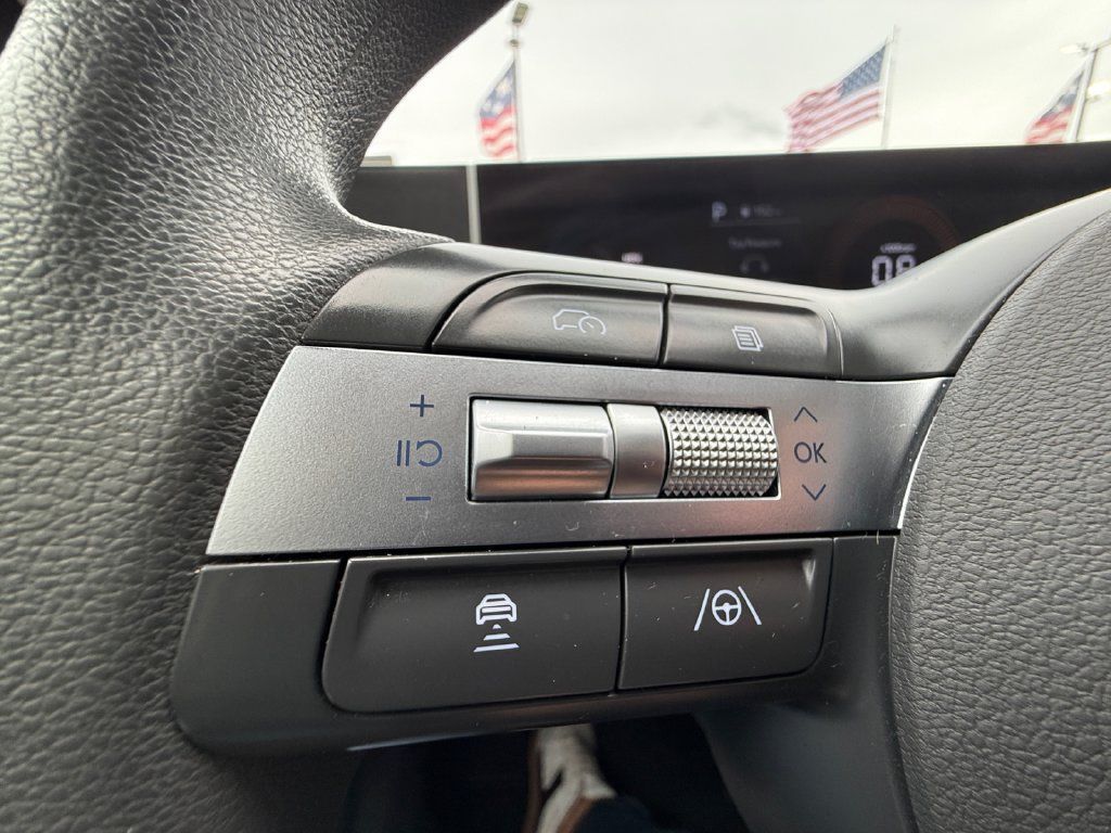 Used 2025 Hyundai Sonata SEL FWD image 16