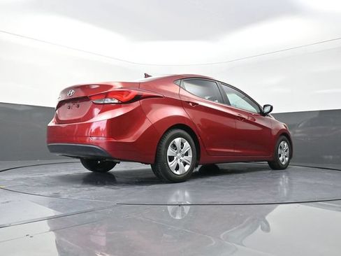 Used 2016 Hyundai Elantra SE FWD image 36