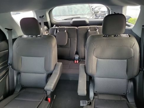 Used 2022 Ford Explorer XLT RWD image 10