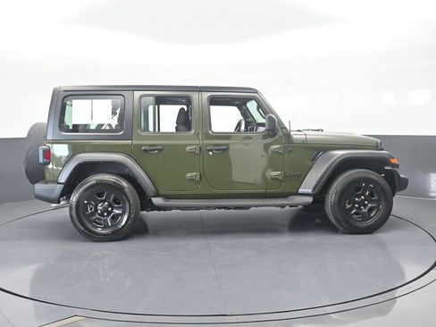 Used 2022 Jeep Wrangler Unlimited Sport image 7