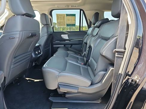 Used 2025 Ford Expedition Max Active AWD/4WD image 17
