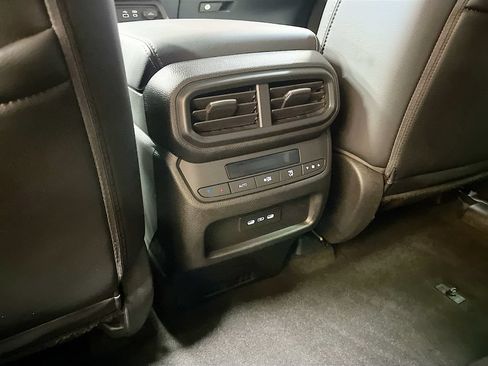 Used 2025 Honda Pilot EX-L image 24
