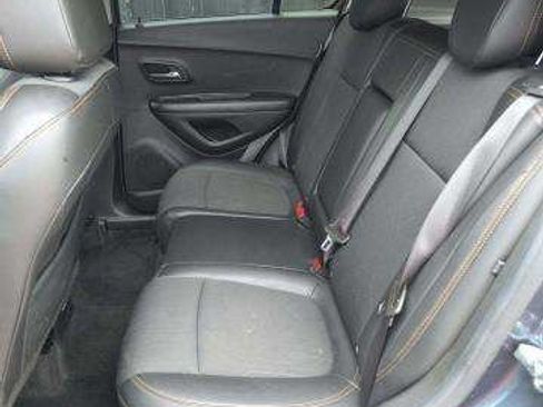 Used 2022 Chevrolet Trax LT w/ LT Convenience Package AWD/4WD image 6