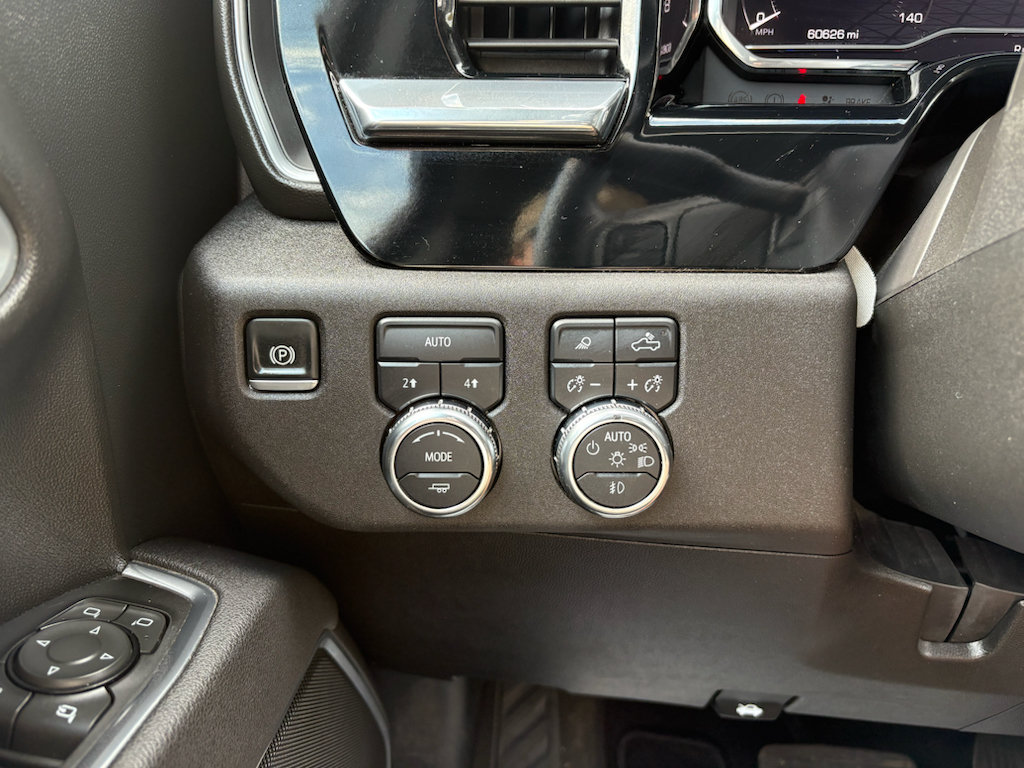 Used 2025 GMC Sierra 1500 SLT AWD/4WD image 18