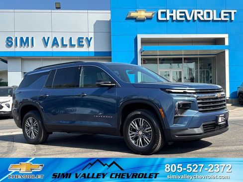 Certified 2026 Chevrolet Traverse LT w/ Driver Confidence Package image 1