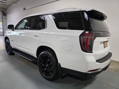 Used 2025 Chevrolet Tahoe LS AWD/4WD image 3