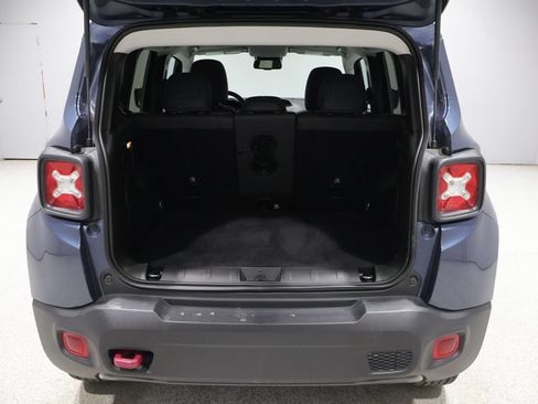 Used 2022 Jeep Renegade Trailhawk AWD/4WD image 17