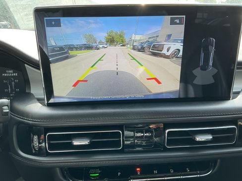 Used 2022 Lincoln Nautilus FWD image 11