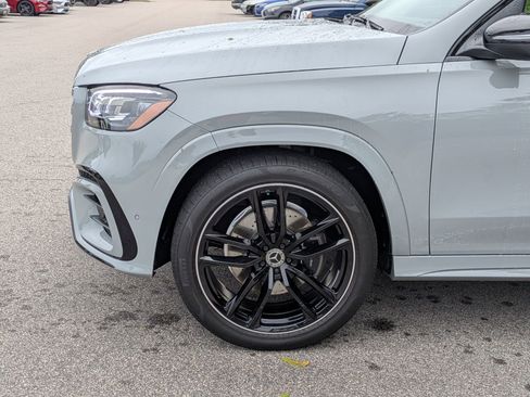 Used 2024 Mercedes-Benz GLS 450 4MATIC image 10