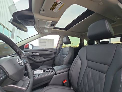 New 2026 Nissan Rogue Platinum image 7