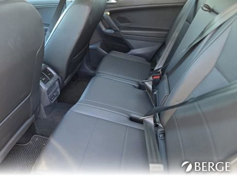 Used 2019 Volkswagen Tiguan SE w/ Panoramic Sunroof Package image 26