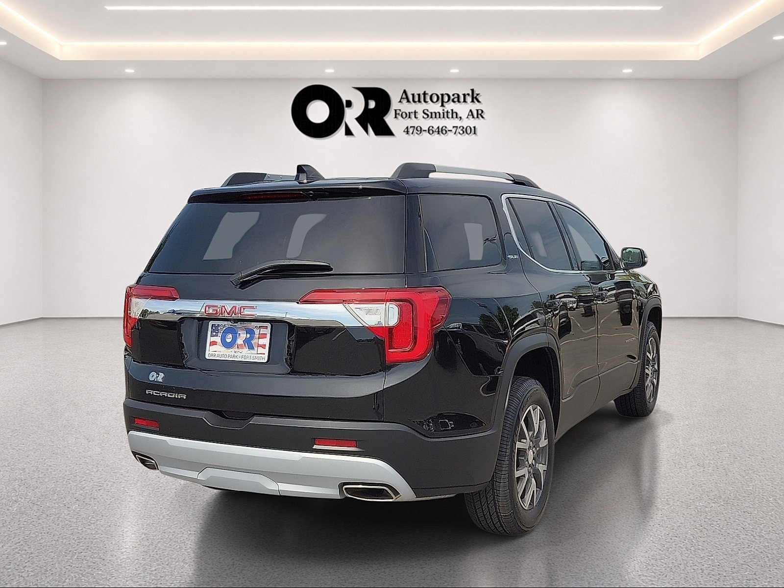 Used 2023 GMC Acadia SLE w/ Driver Convenience Package FWD image 5