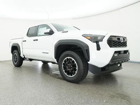 Certified 2025 Toyota Tacoma TRD Off-Road w/ TRD Off Road Upgrade Package image 30