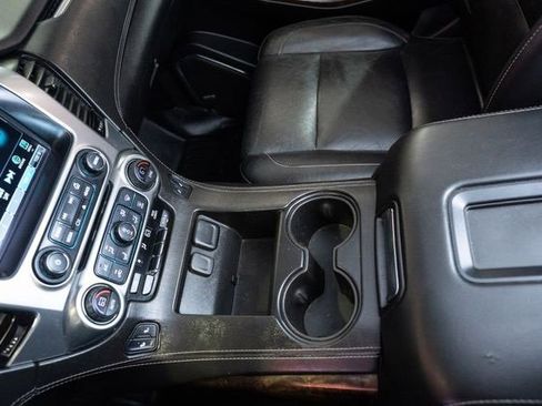 Used 2020 Chevrolet Suburban LT image 29