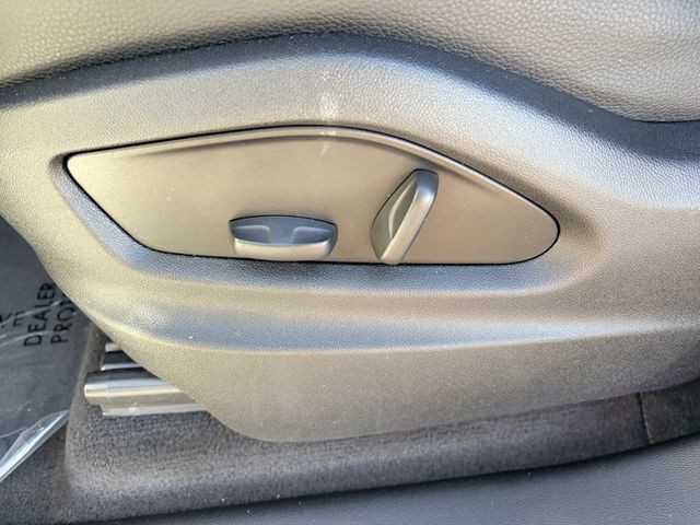 Used 2025 Porsche Cayenne AWD/4WD image 7