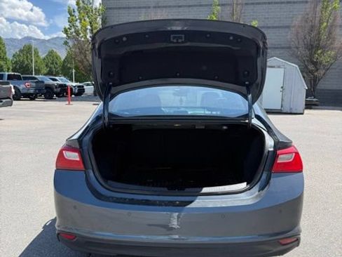 Used 2019 Chevrolet Malibu LS w/ Driver Confidence Package II FWD image 9