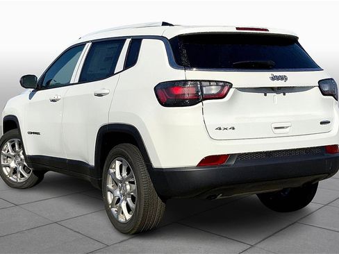 New 2023 Jeep Compass Latitude w/ Sun and Sound Group image 3