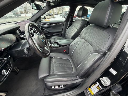 Used 2021 BMW M550i xDrive w/ Executive Package image 21