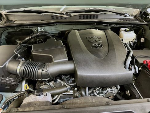 Used 2023 Toyota Tacoma TRD Off-Road image 34