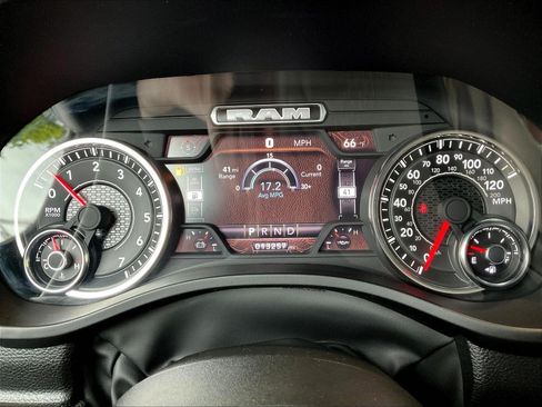 Used 2023 RAM 1500 Laramie AWD/4WD image 14
