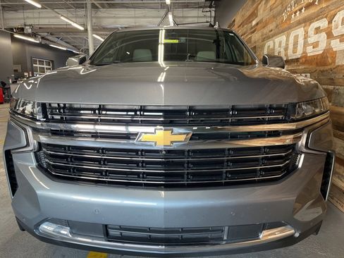 Used 2022 Chevrolet Suburban LT w/ Luxury Package image 50