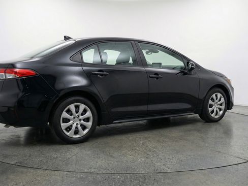 Used 2025 Toyota Corolla LE image 9