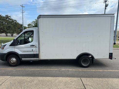 Used 2022 Ford Transit 350 DRW RWD image 7
