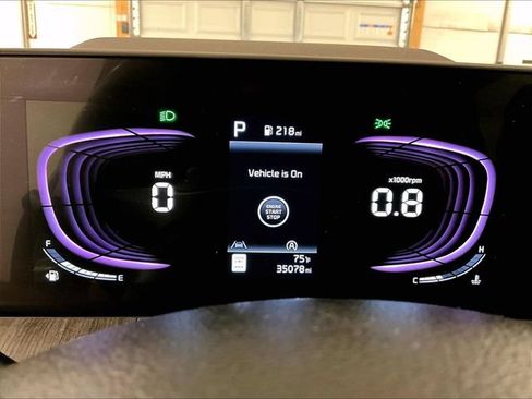 Used 2023 Kia Telluride EX w/ EX Captain's Chair Package AWD/4WD image 19