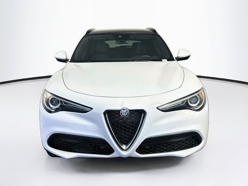 Used 2023 Alfa Romeo Stelvio Ti AWD/4WD image 2