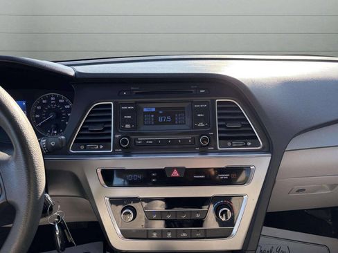 Used 2015 Hyundai Sonata SE image 21