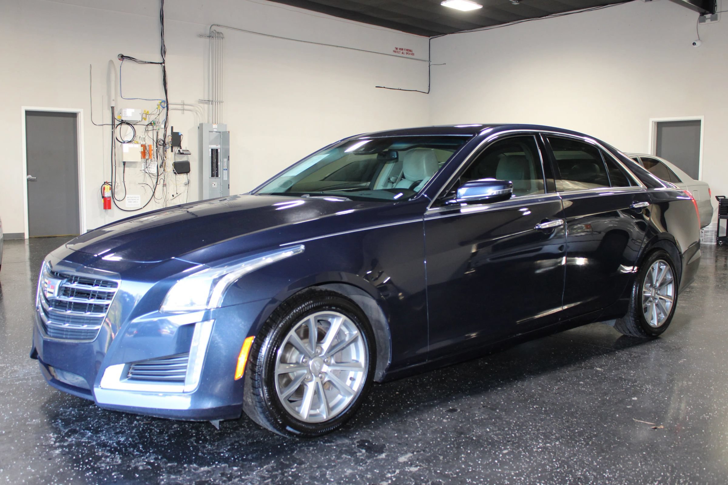 Used 2017 Cadillac CTS Luxury RWD image 7