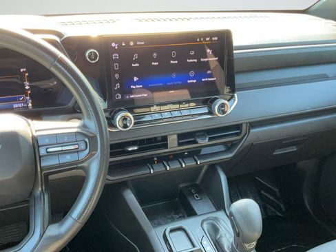 Used 2023 Chevrolet Colorado W/T image 15