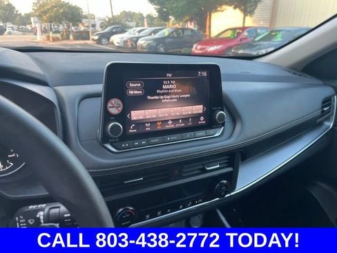 Used 2024 Nissan Rogue SV FWD image 21