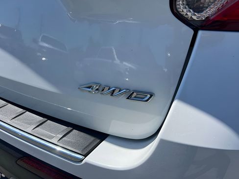 Used 2021 Ford Explorer Limited w/ Equipment Group 301A AWD/4WD image 6