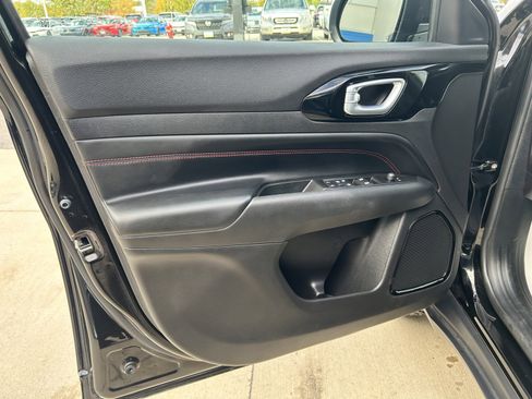 Used 2022 Jeep Compass Trailhawk image 10