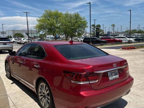 Used 2014 Lexus LS 460 w/ Comfort Package RWD image 18