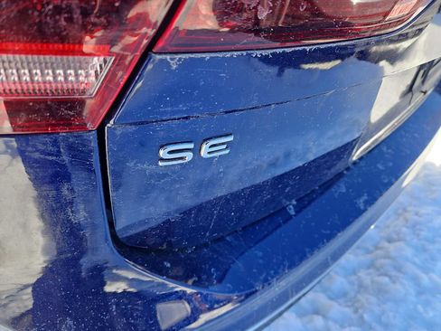 Used 2022 Volkswagen Tiguan SE image 4