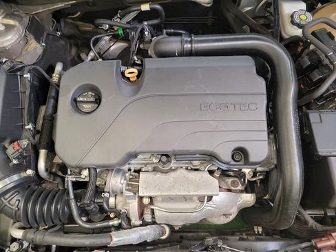 Used 2020 Chevrolet Malibu LT FWD image 30