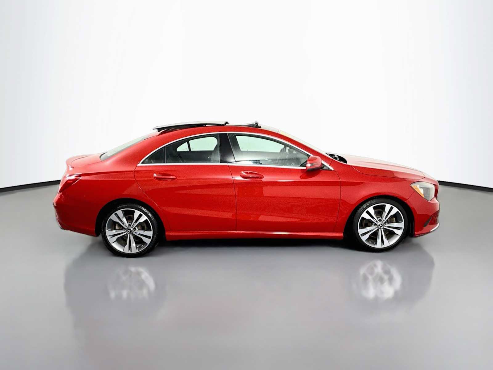 Used 2018 Mercedes-Benz CLA 250 4MATIC image 8