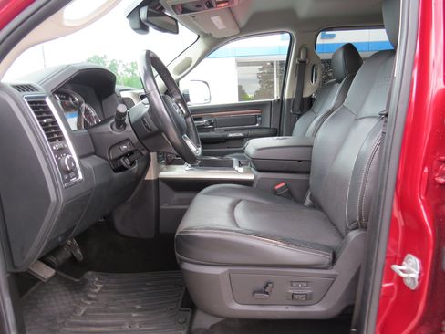 Used 2015 RAM 1500 Laramie w/ Convenience Group AWD/4WD image 18
