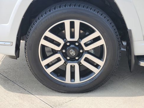 Used 2024 Toyota 4Runner Limited AWD/4WD image 10