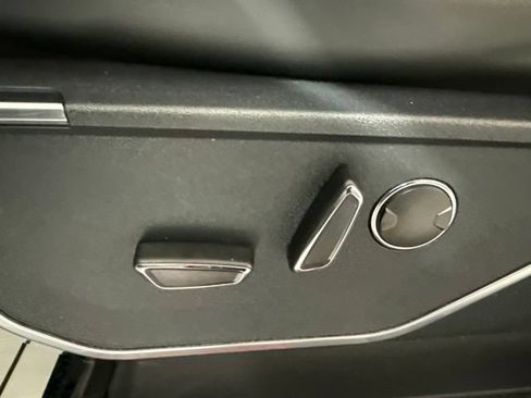 Used 2022 Ford F150 Raptor w/ Equipment Group 801A High AWD/4WD image 18