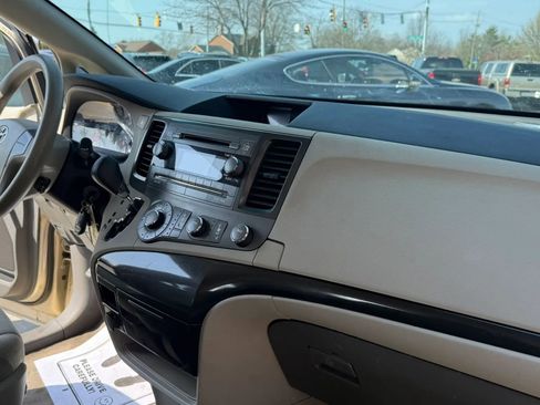 Used 2011 Toyota Sienna CE image 12